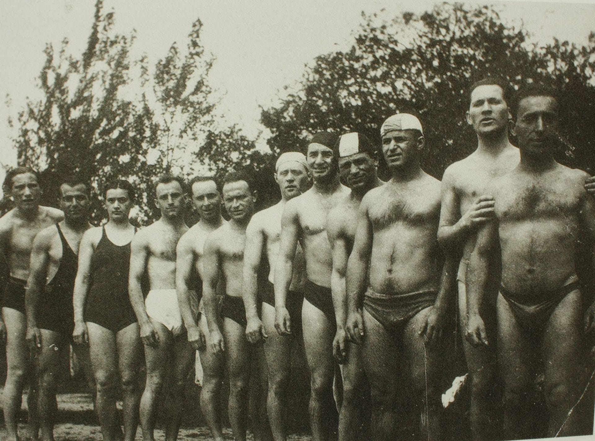 3 - De la section juive de la M.O.I. au journal de langue yiddish la <em>Naïe Presse</em> 23 57I I0057 1 62.1 MG 1921 najeurs yask MRJ MOI