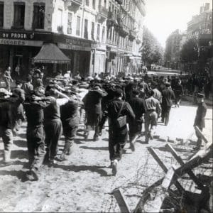 4 - Insurrections populaires. Engagement des jeunes Juifs 23 s14.pa4 .018 arrestation miliciens lyon MRJ MOI