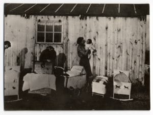 2 - Nouveau palier dans la politique de terreur 27 s7.pa2 .010 camp gurs pouponniere min MRJ MOI